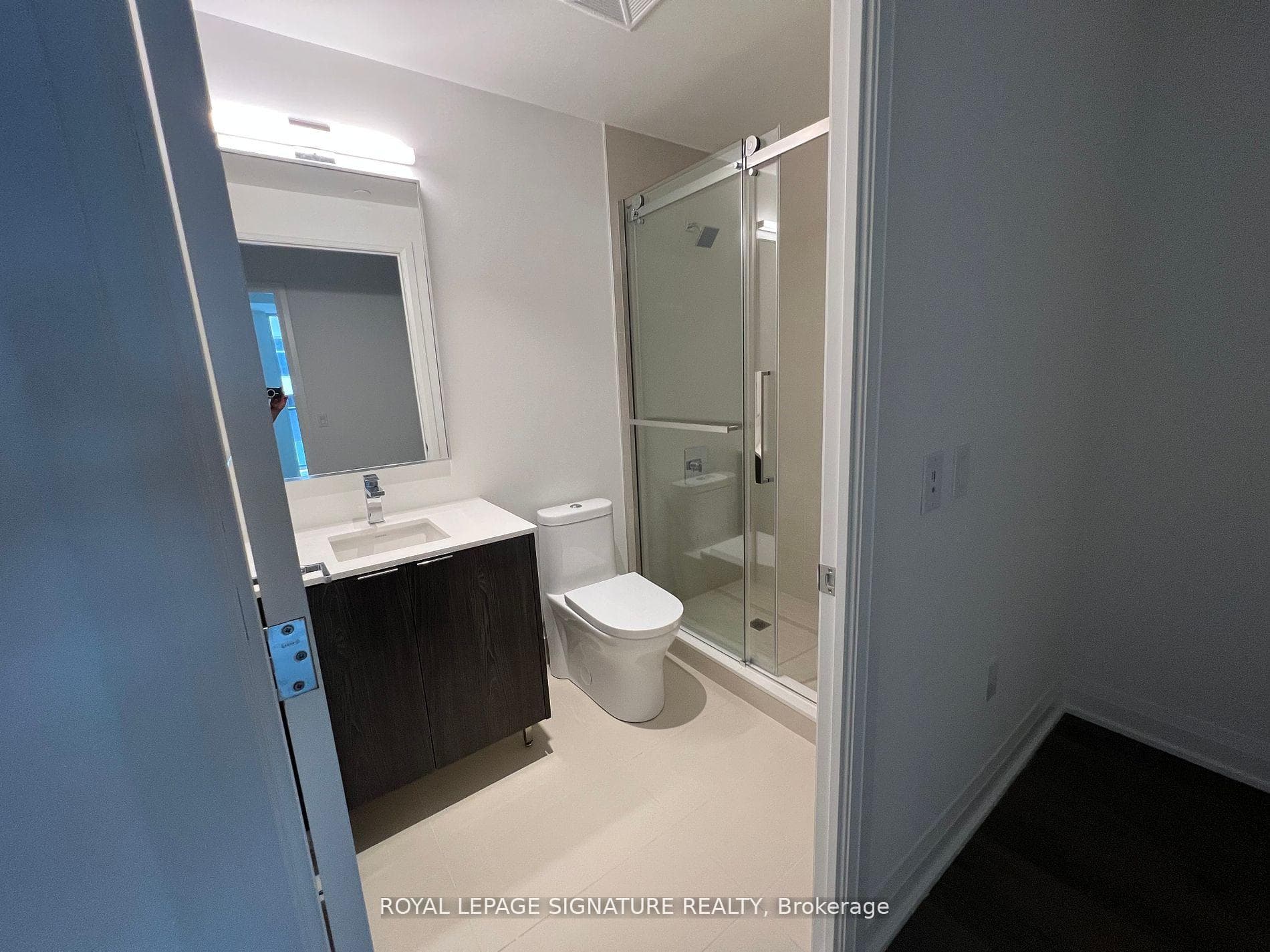 293 The Kingsway Avenue Unit 213 photo 8