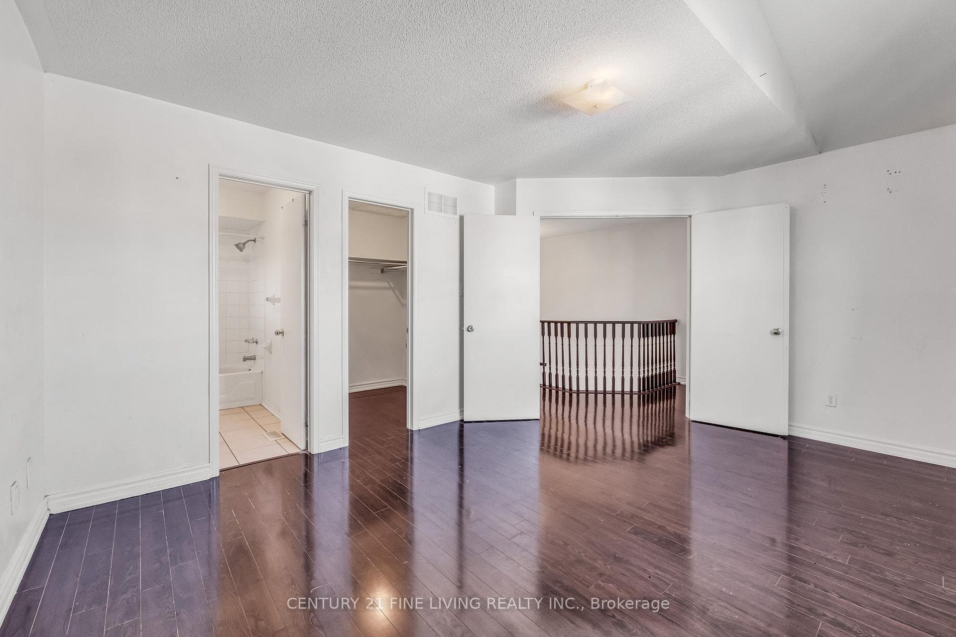 71 Ravenscliffe Court photo 28
