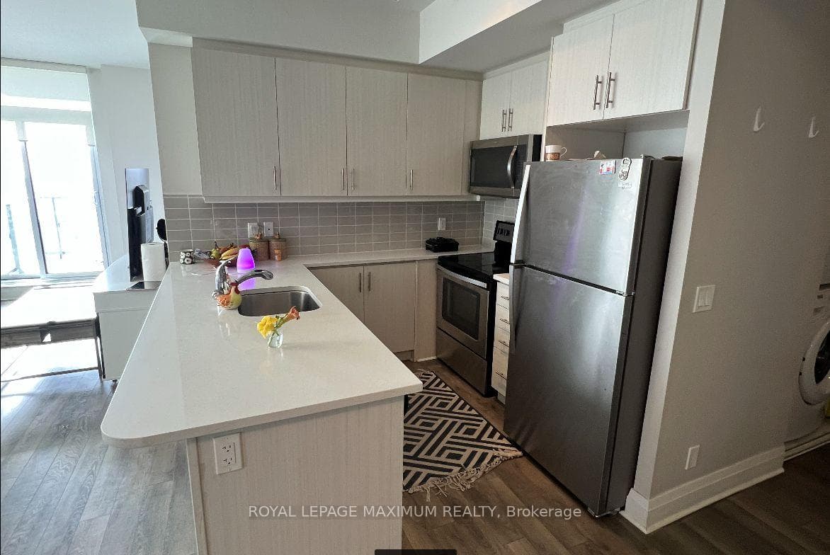 15 Zorra Street Unit 1404 photo 3
