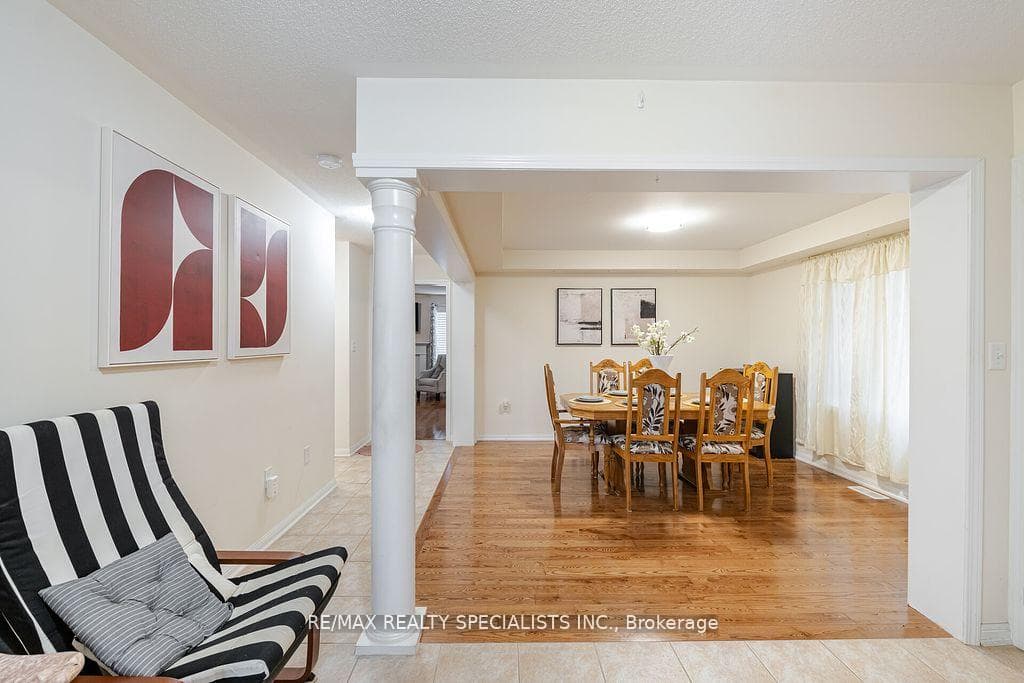 33 Bloom Drive photo 6