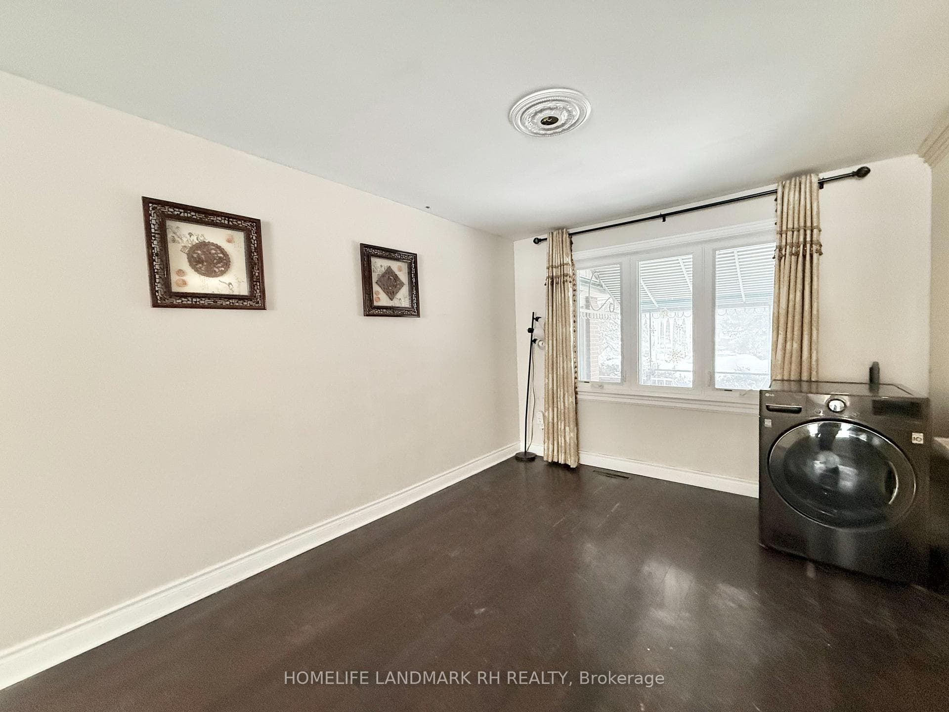 9 Lockie Avenue photo 6