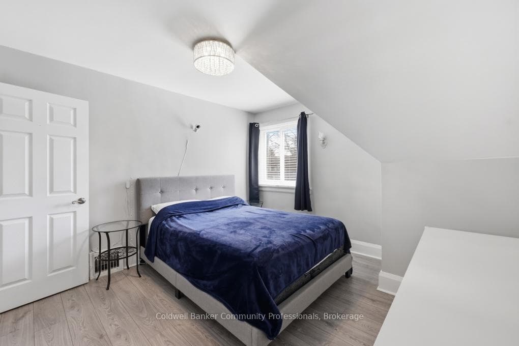 320 Darling Street photo 24