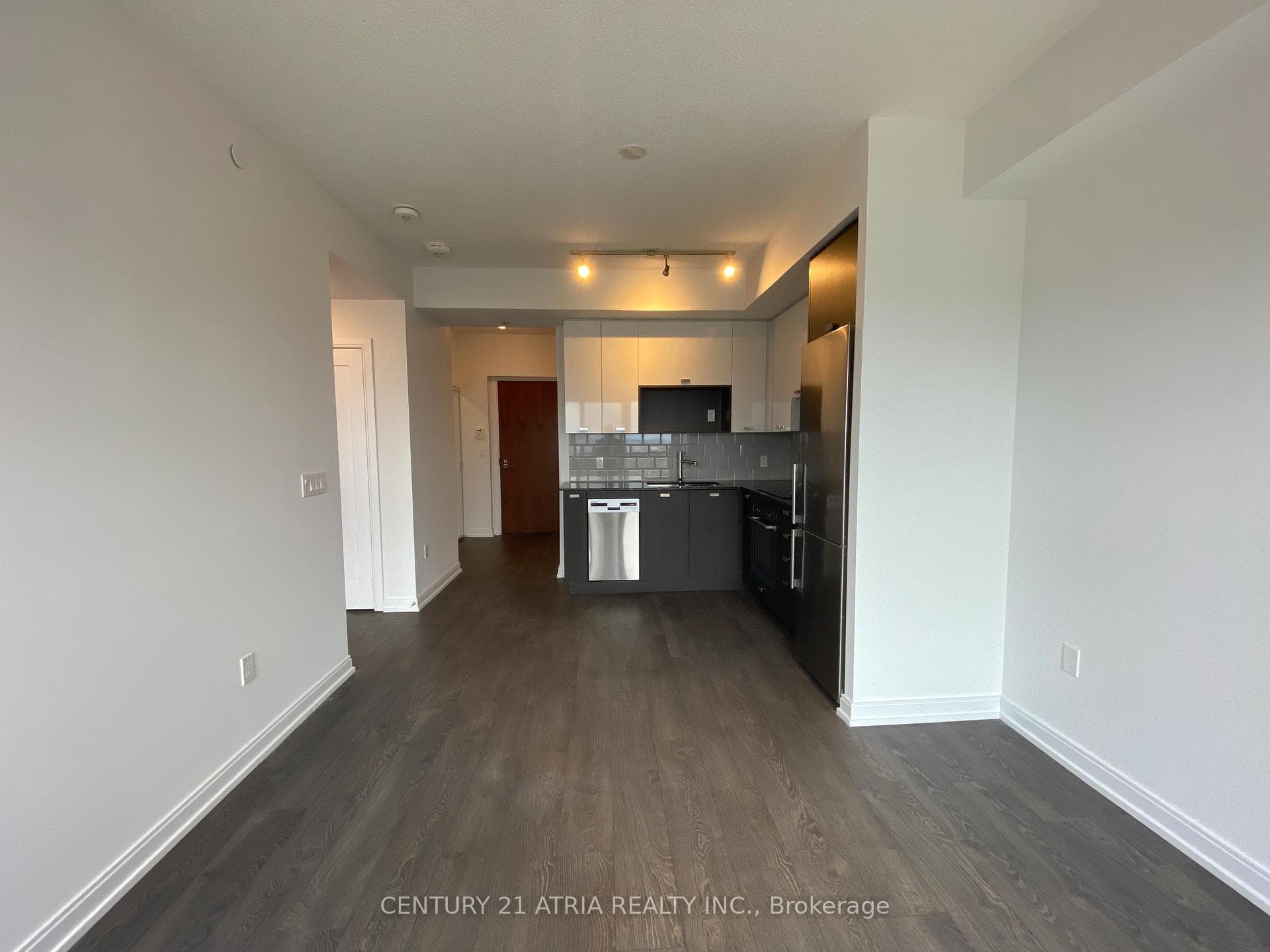 275 Village Green Square Unit PH20 photo 7