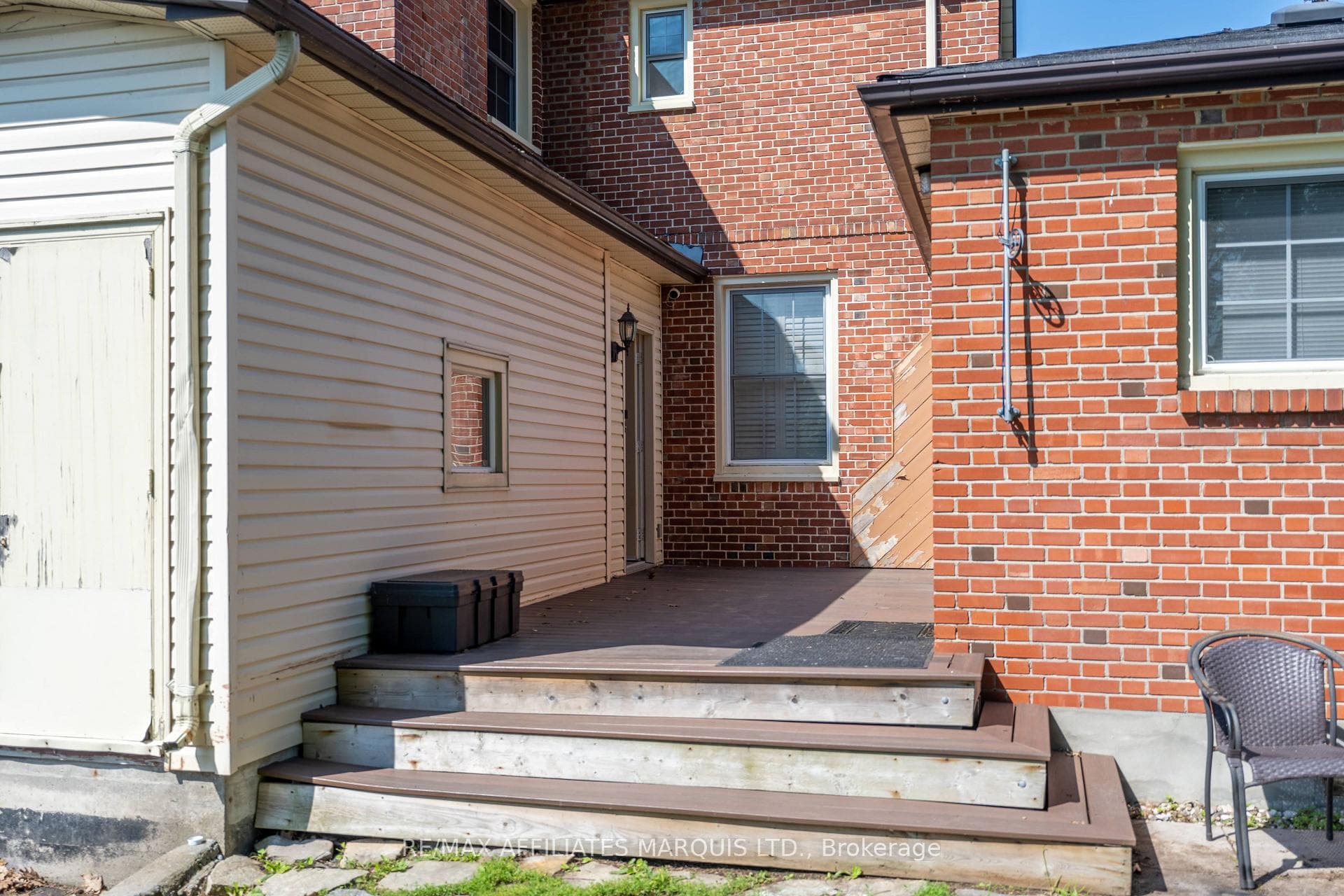 217 Adolphus Street photo 45
