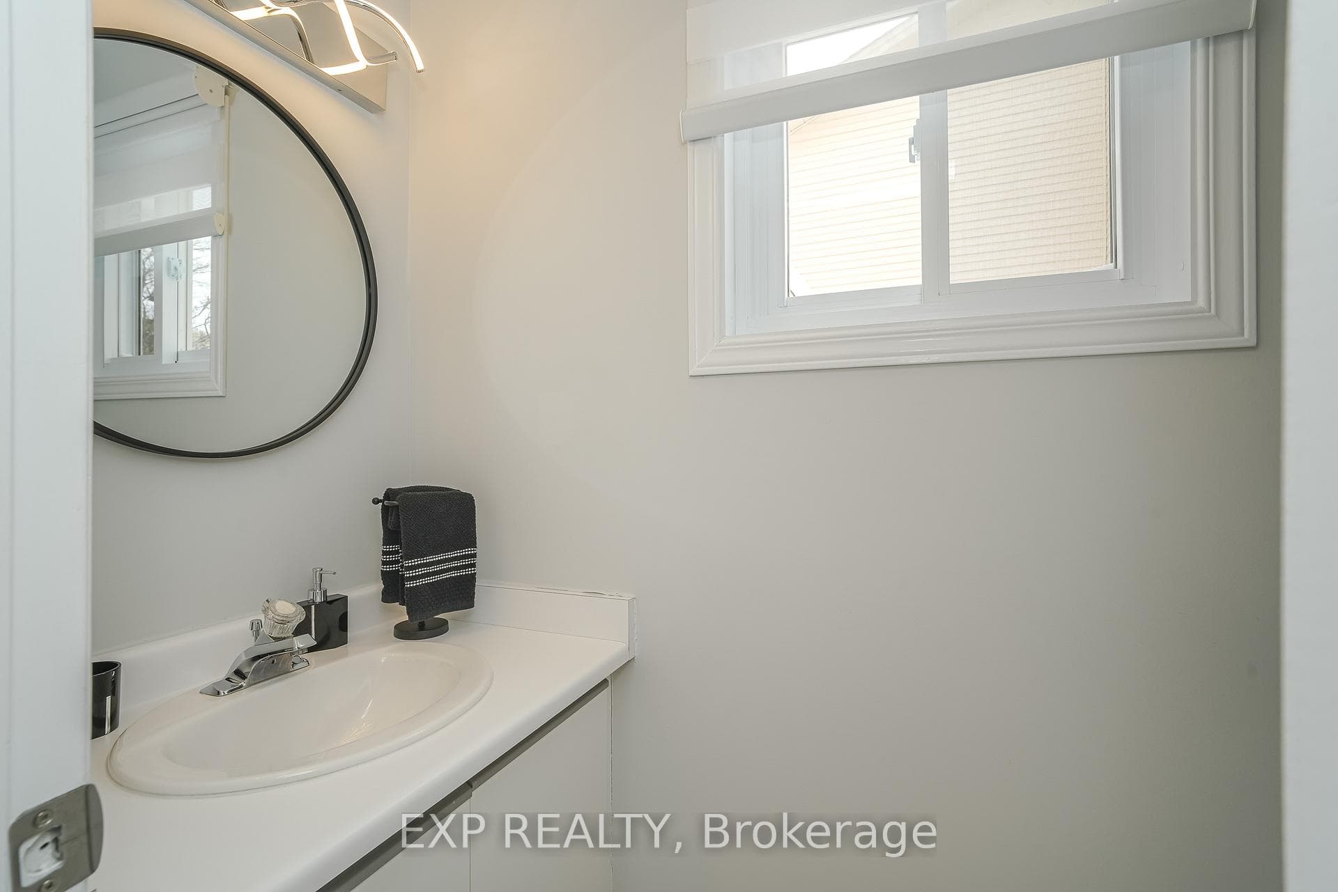 386 Pauline Charron Place photo 13