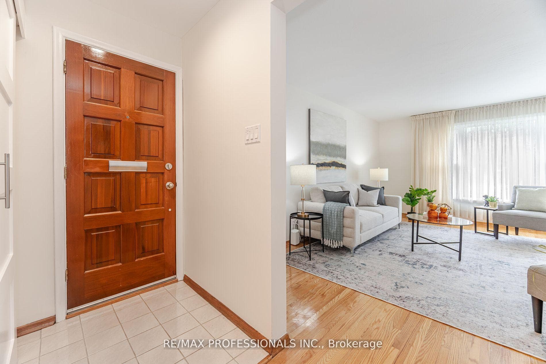 132 Wyndale Drive photo 4