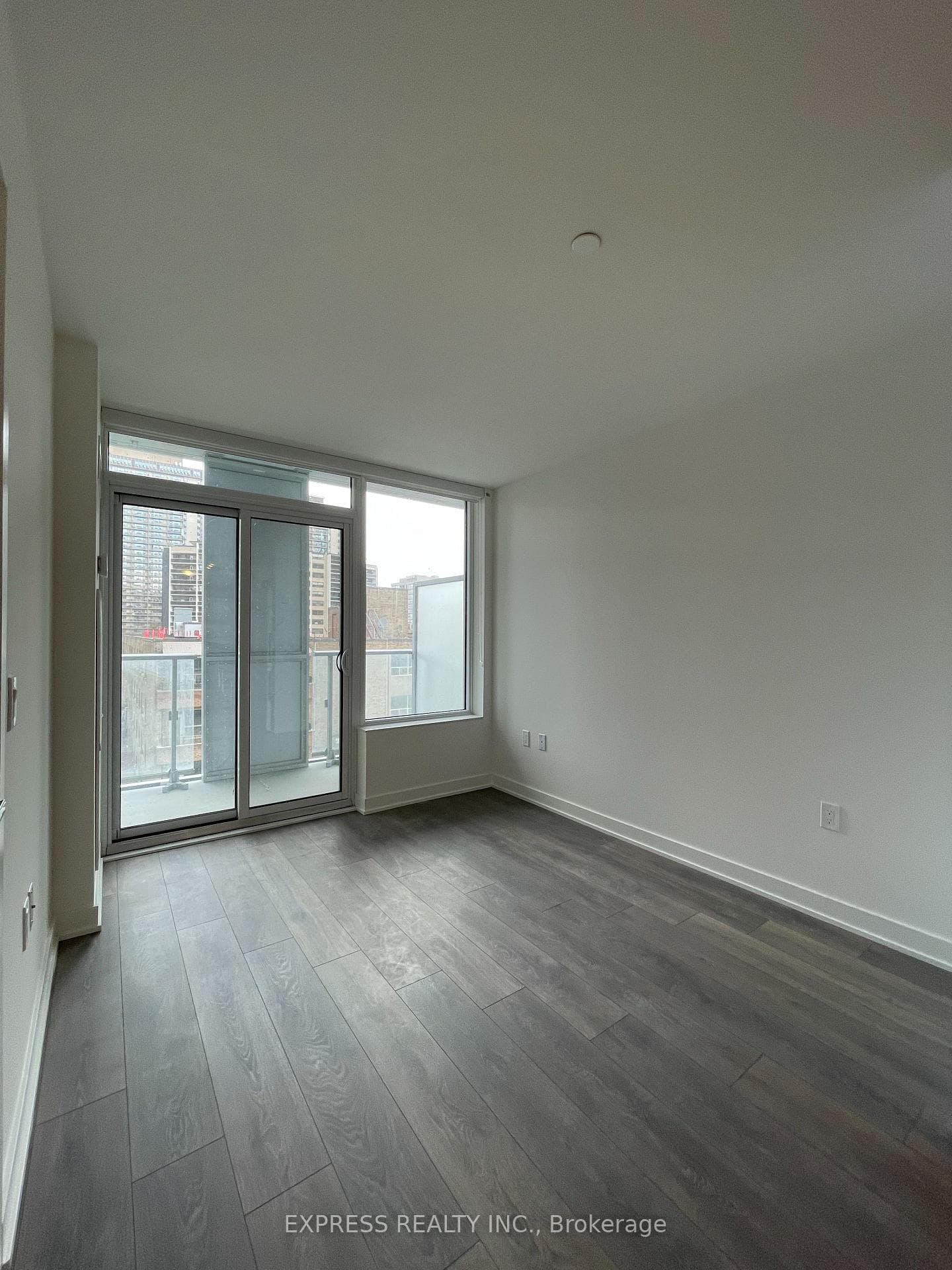 99 Broadway Avenue Unit 401 photo 6