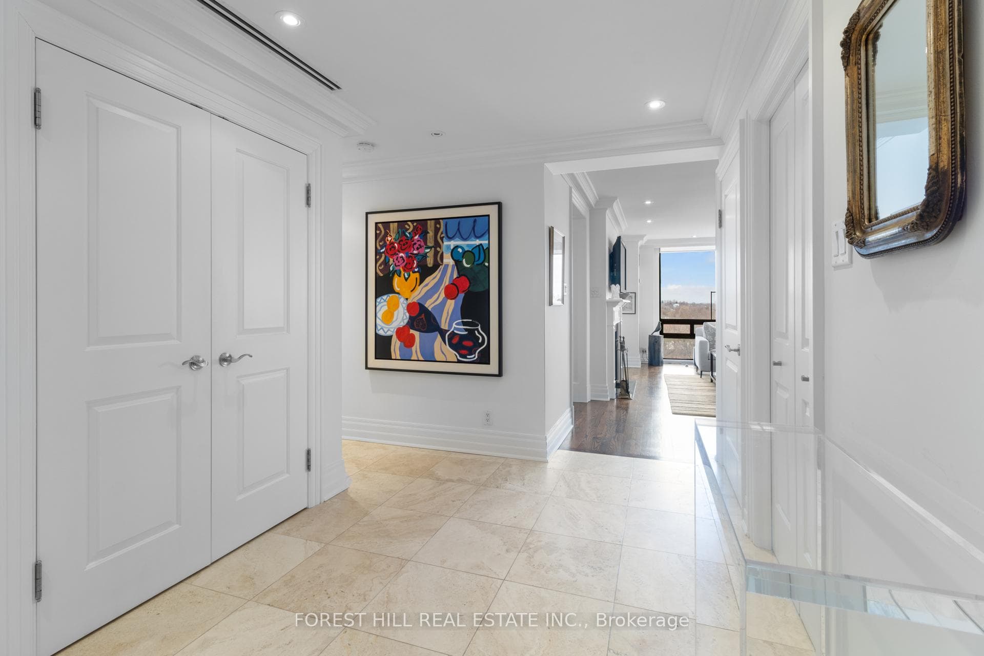 619 Avenue Road Unit 1102 photo 5