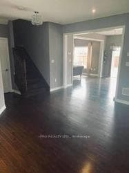 425 Tansley Street photo 8
