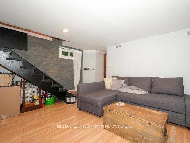 328 Cedarvale Avenue Unit Lower photo 5