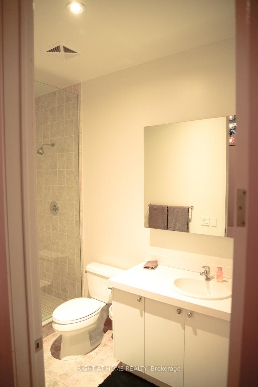 43 Hanna Avenue Unit 708 photo 13