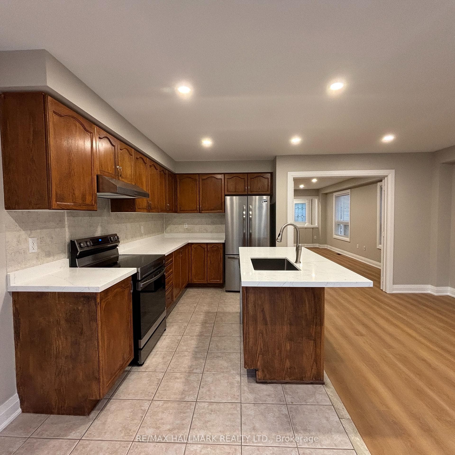 3234 Raindance Crescent photo 11