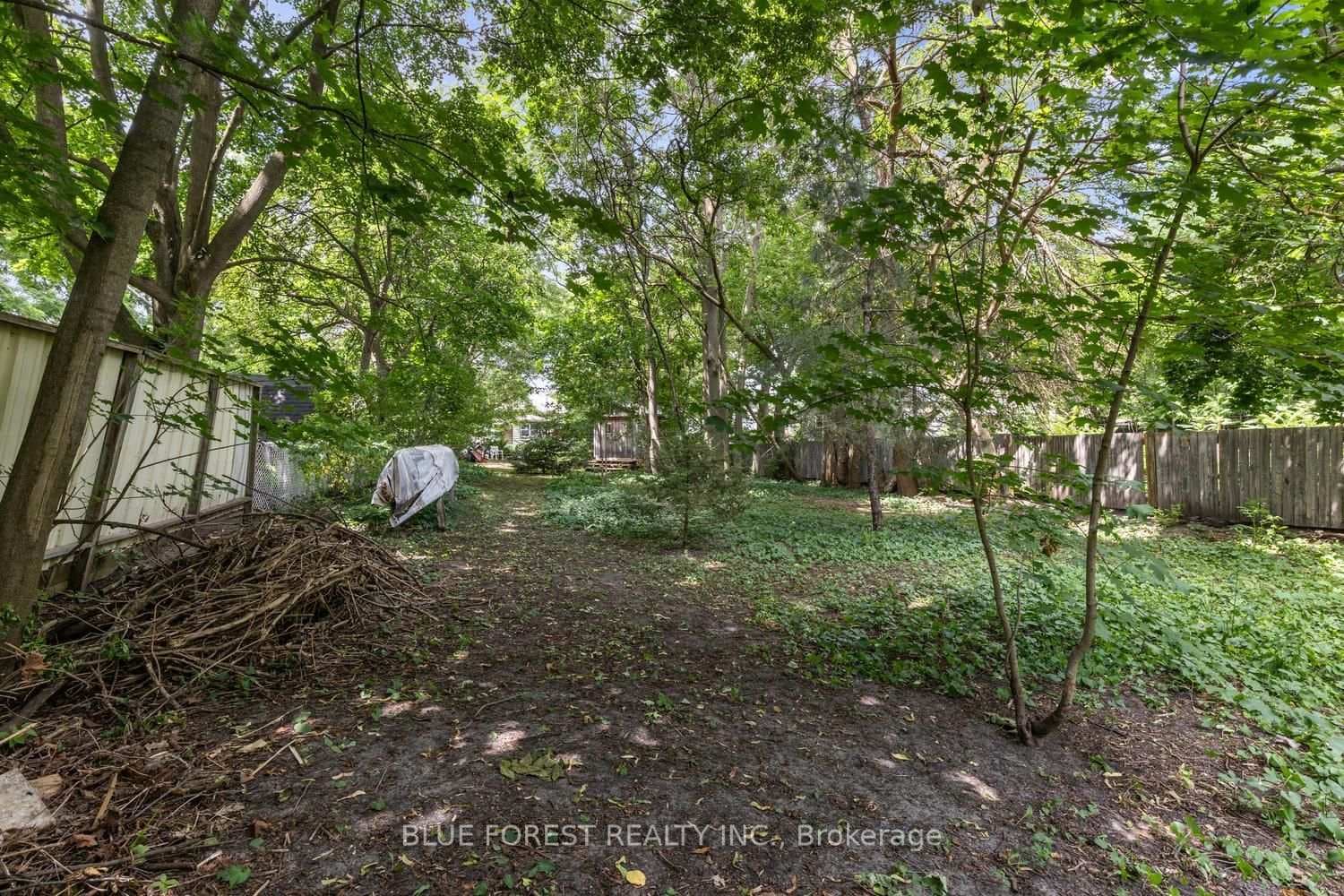 550 Elizabeth Street photo 39