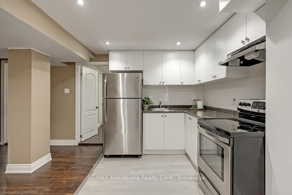 640 WEYNWAY Court photo 38