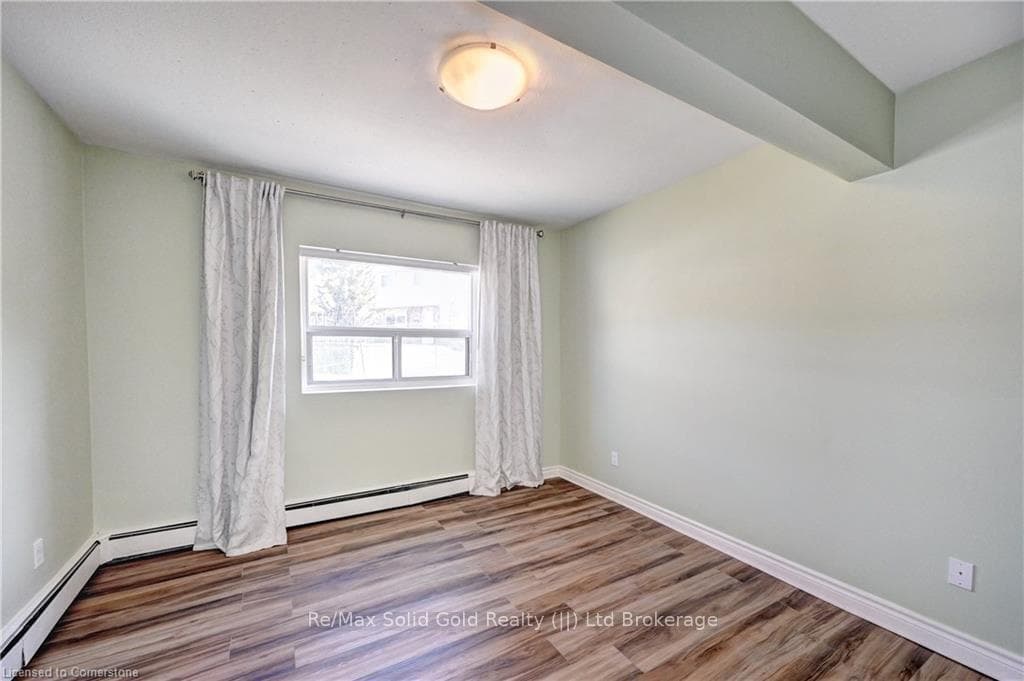 283 FAIRWAY Road Unit 106 photo 26