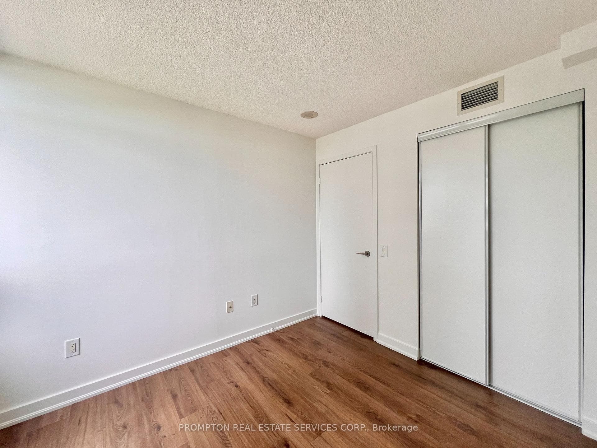 121 Mcmahon Drive Unit 608 photo 19