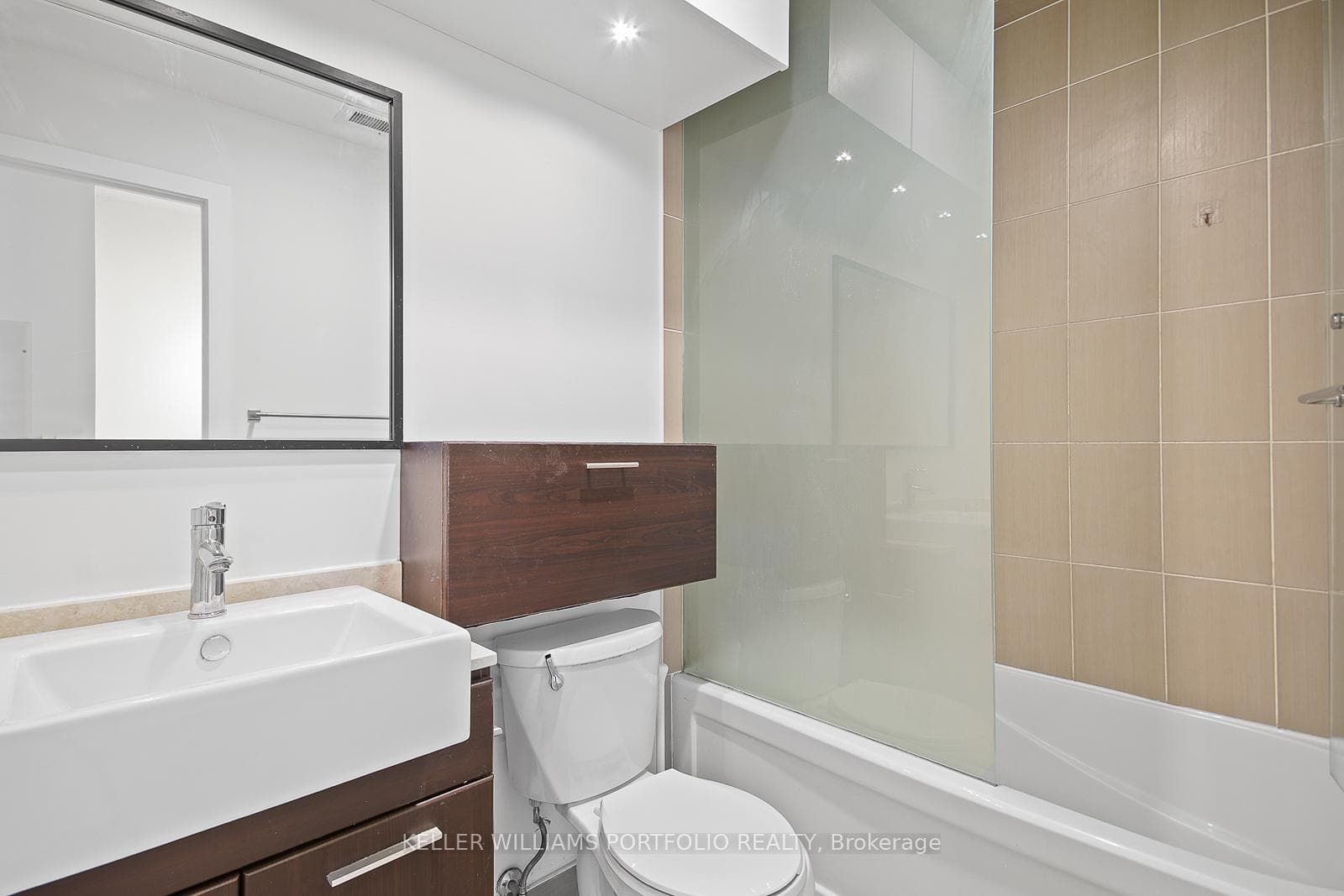 770 Bay Street Unit 1104 photo 20