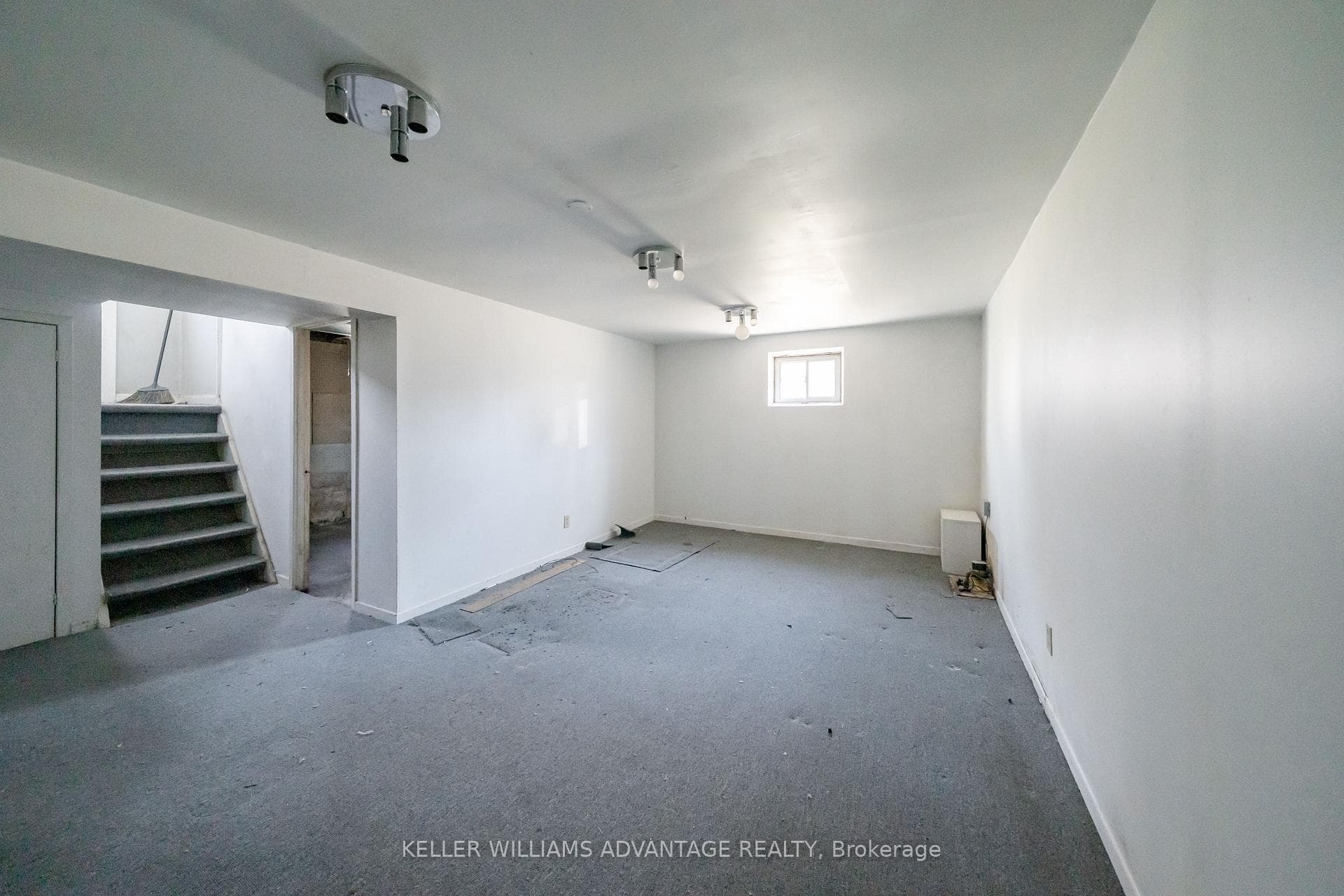 144 Upper Canada Drive photo 13