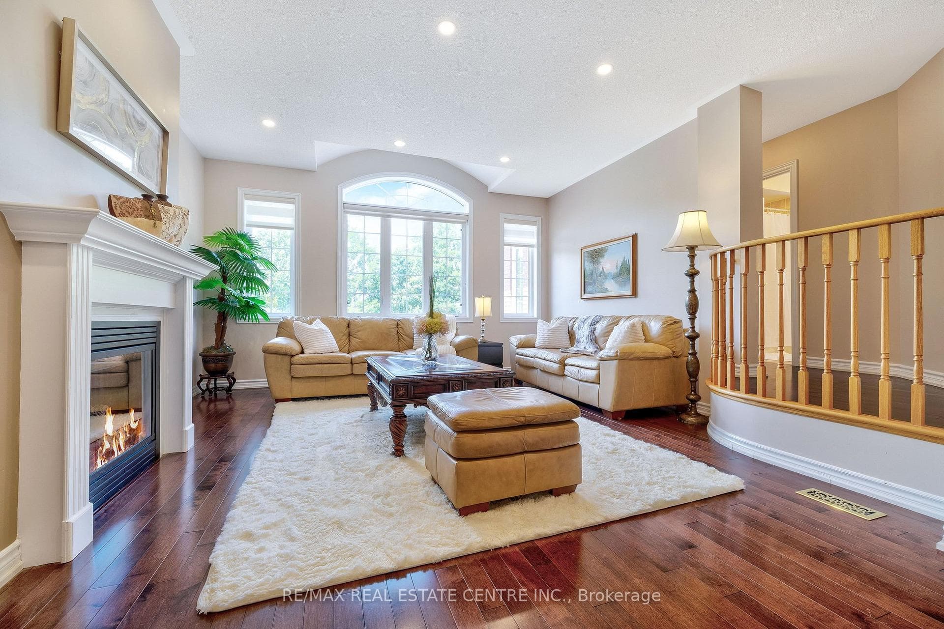 241 Duff Crescent photo 15