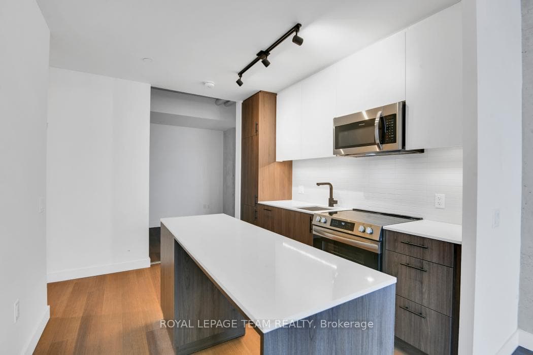 10 James Street Unit 705 photo 3
