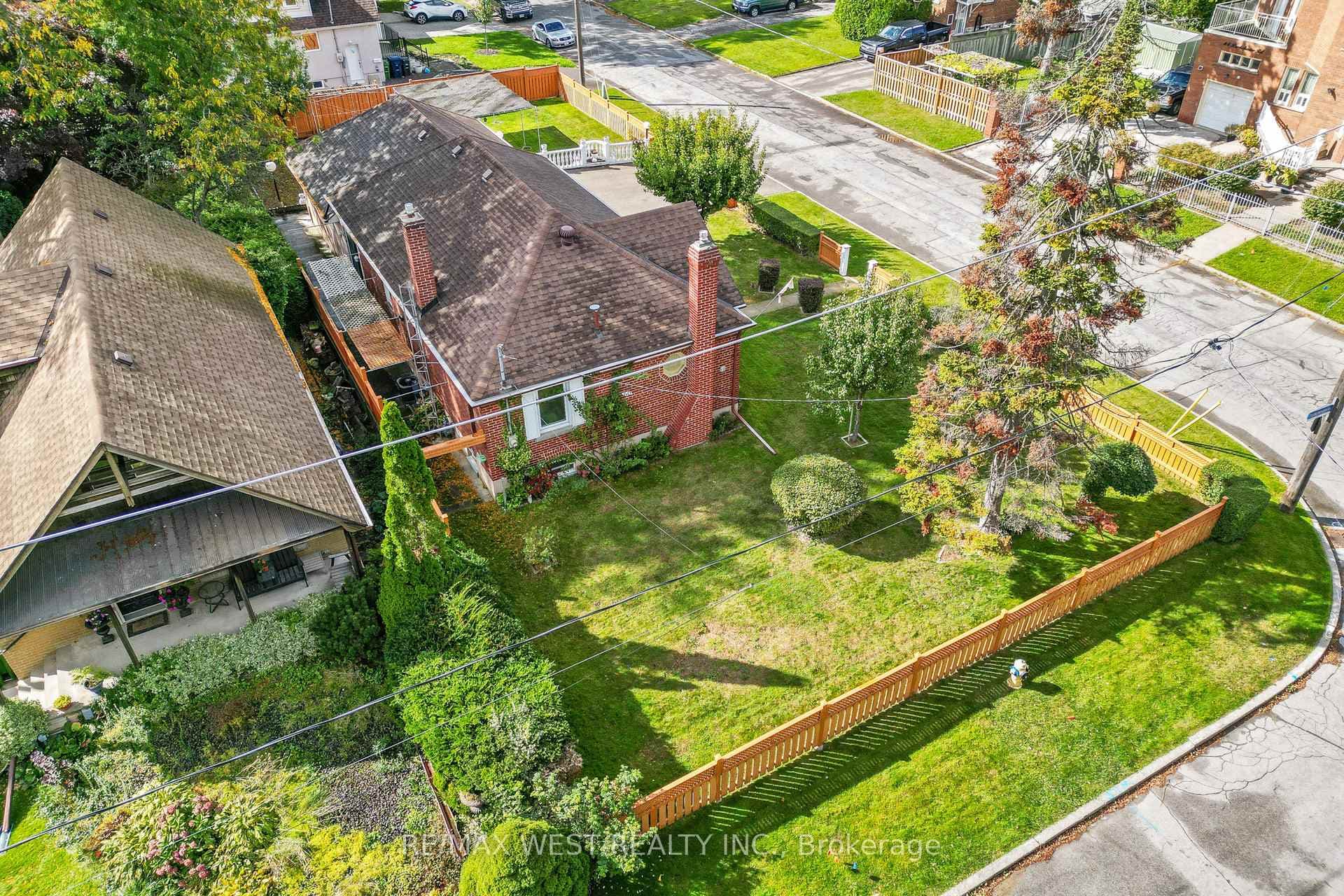 60 Parkchester Road photo 39