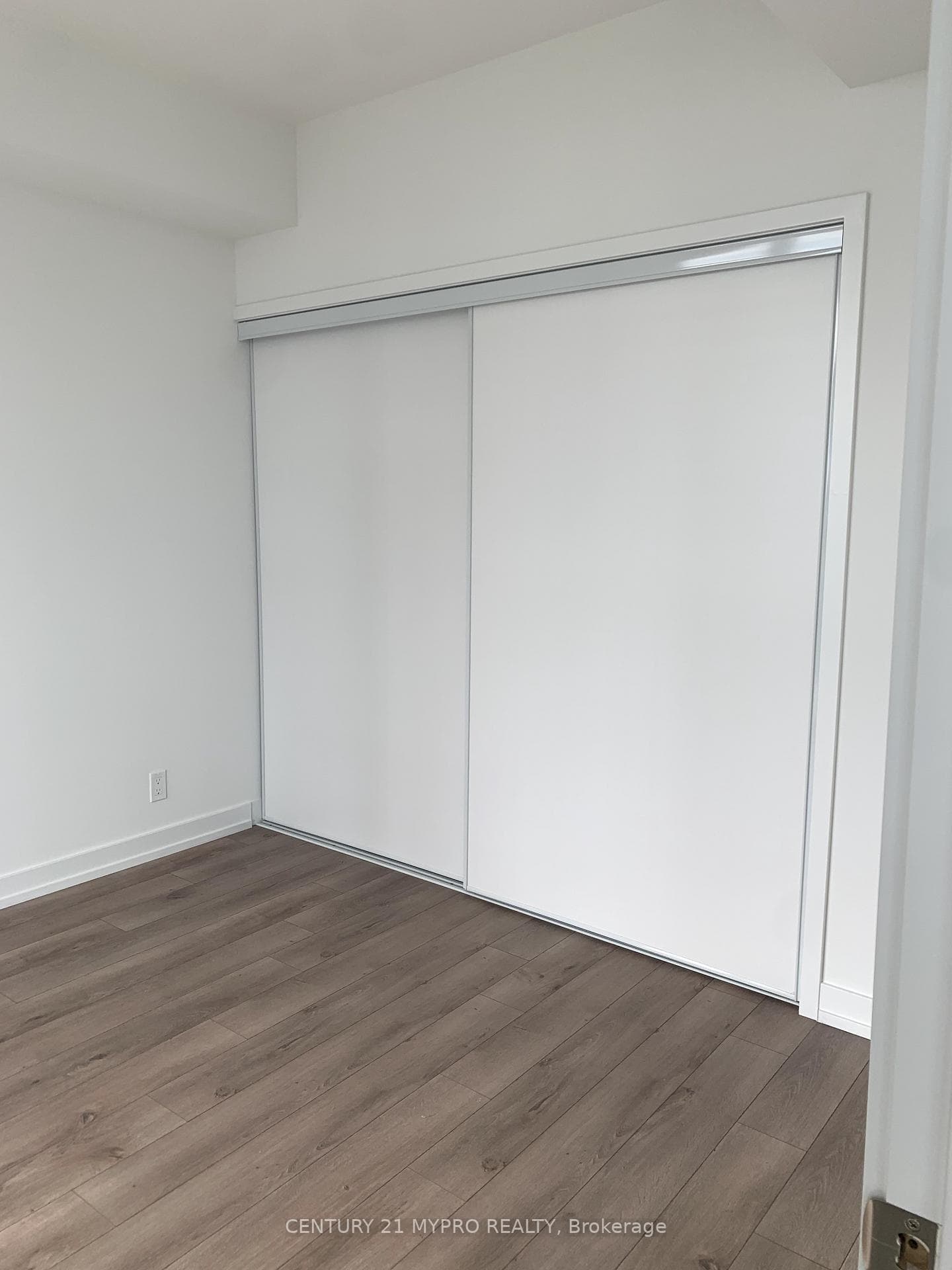 33 Helendale Avenue Unit 2509 photo 10