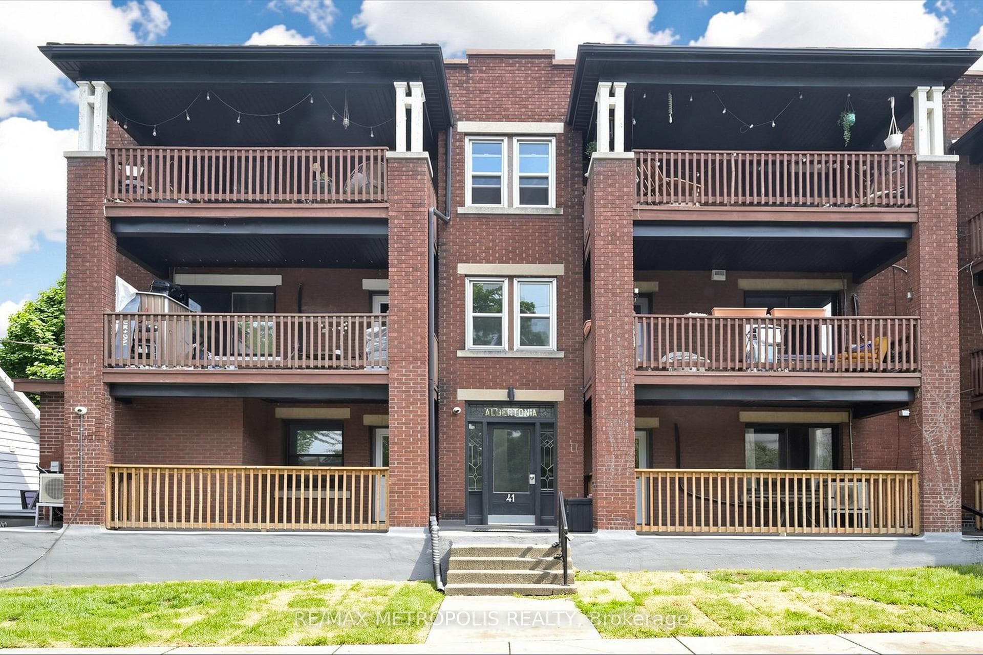 41 Albert Street Unit 2 photo 2