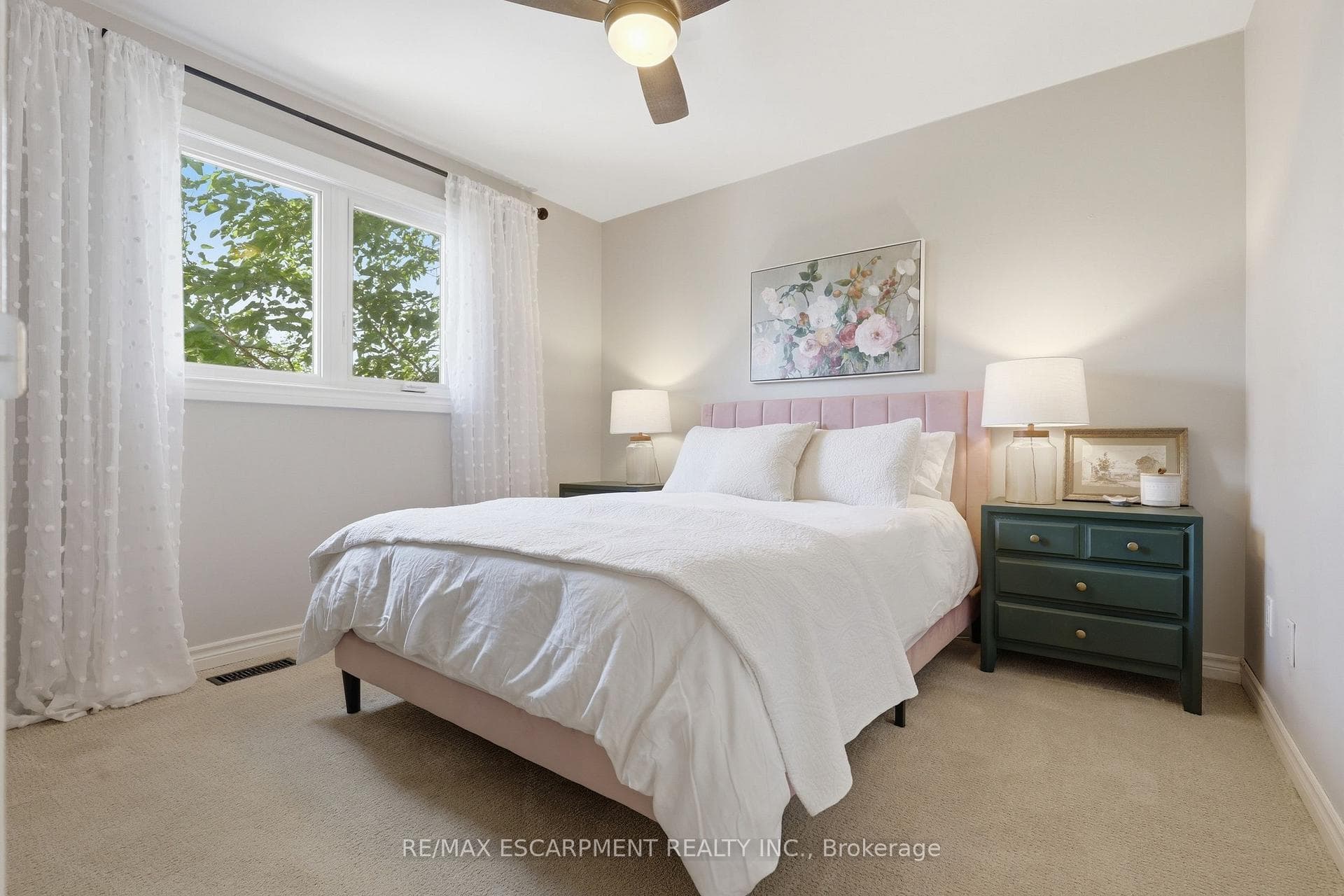 463 Gowland Crescent photo 26