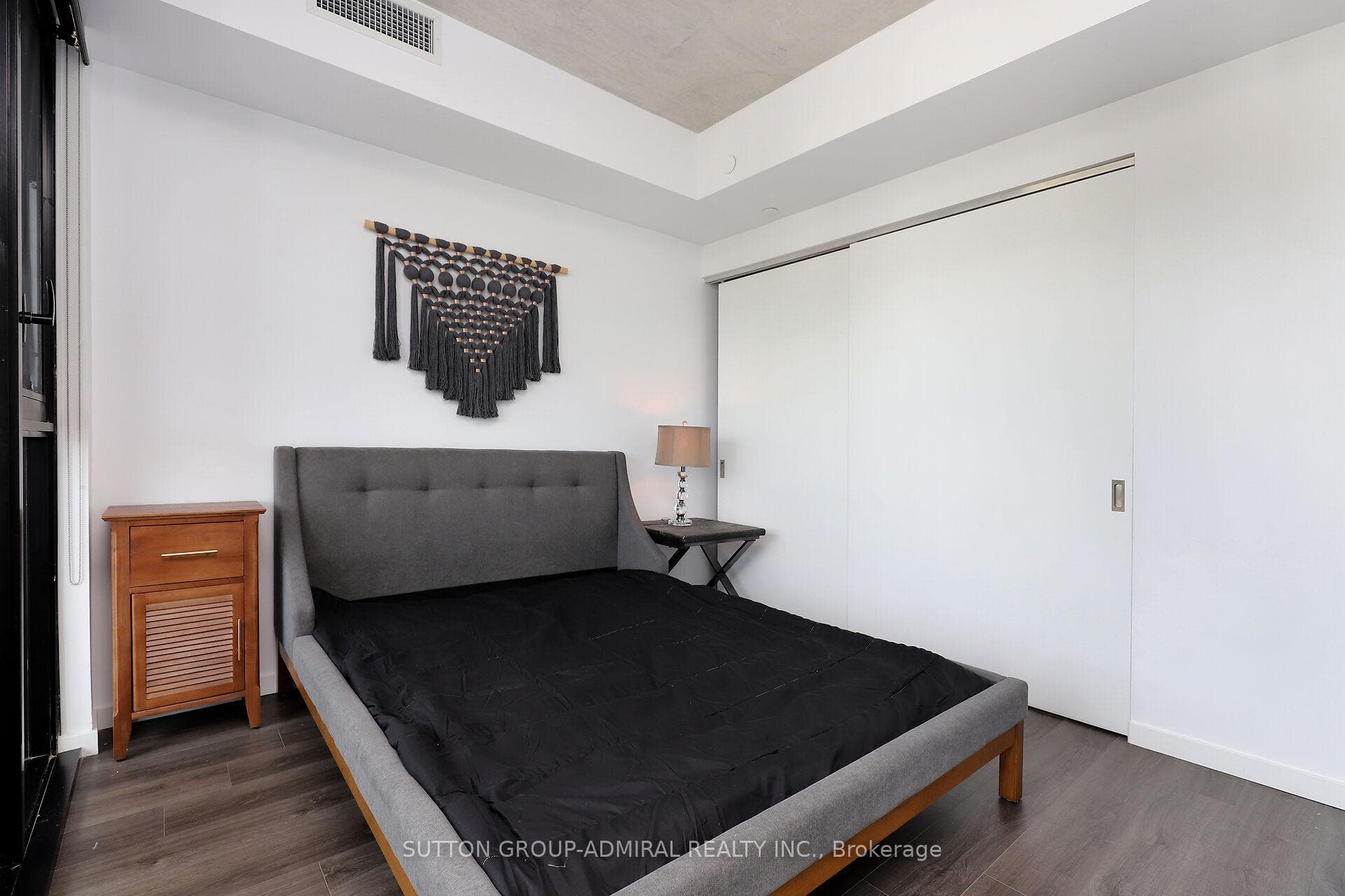 7 SMITH Crescent Unit 323 photo 24