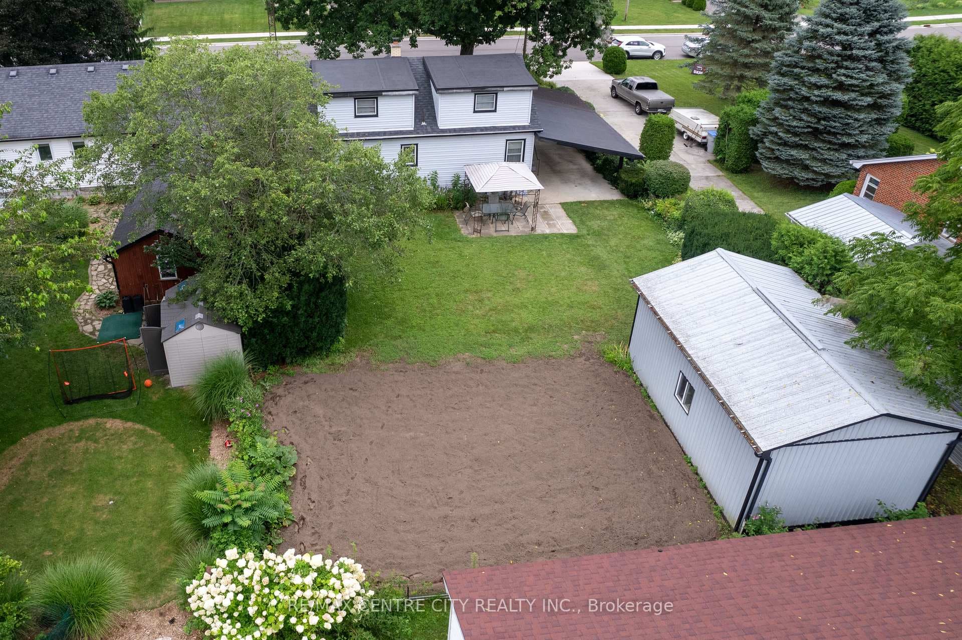 2571 Queen Street photo 10