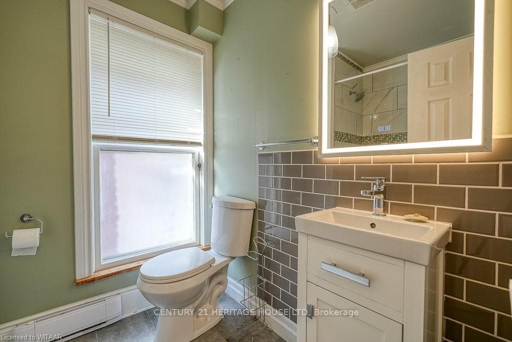 554 Peel Street photo 19