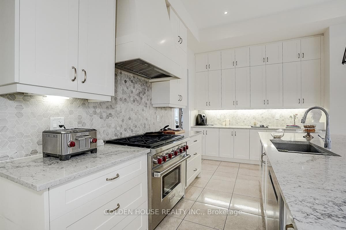 150 ELMERS Lane photo 11