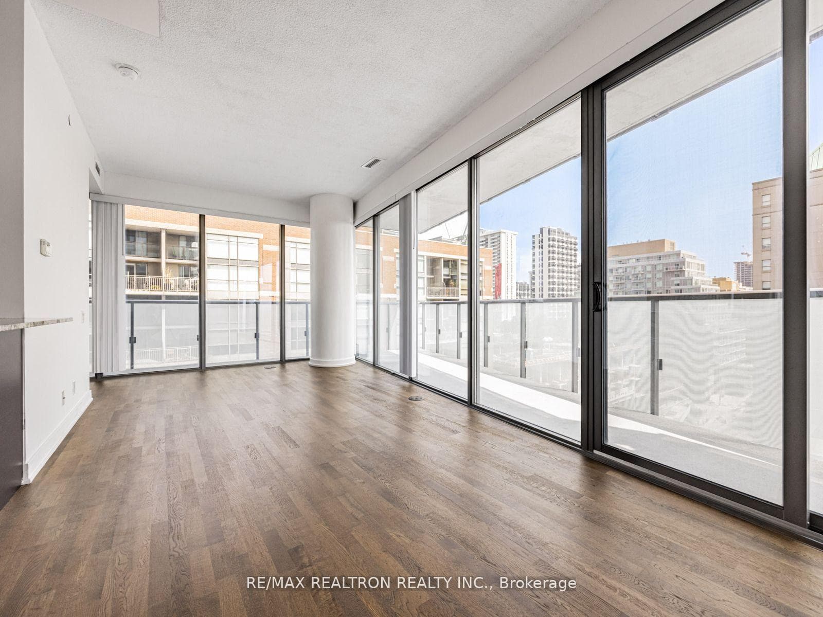1815 Yonge Street Unit 1006 photo 12