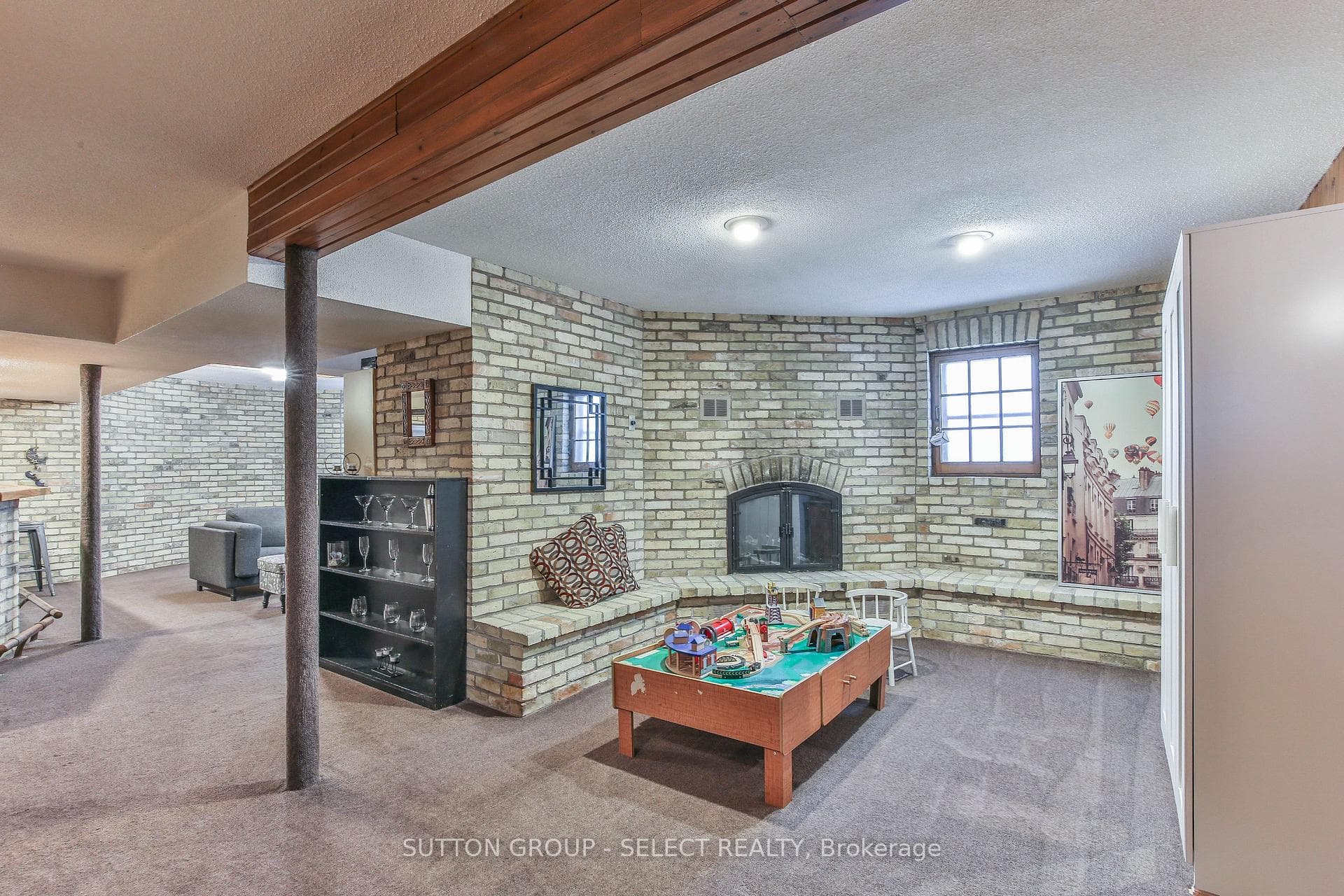 272 Huron Street photo 28