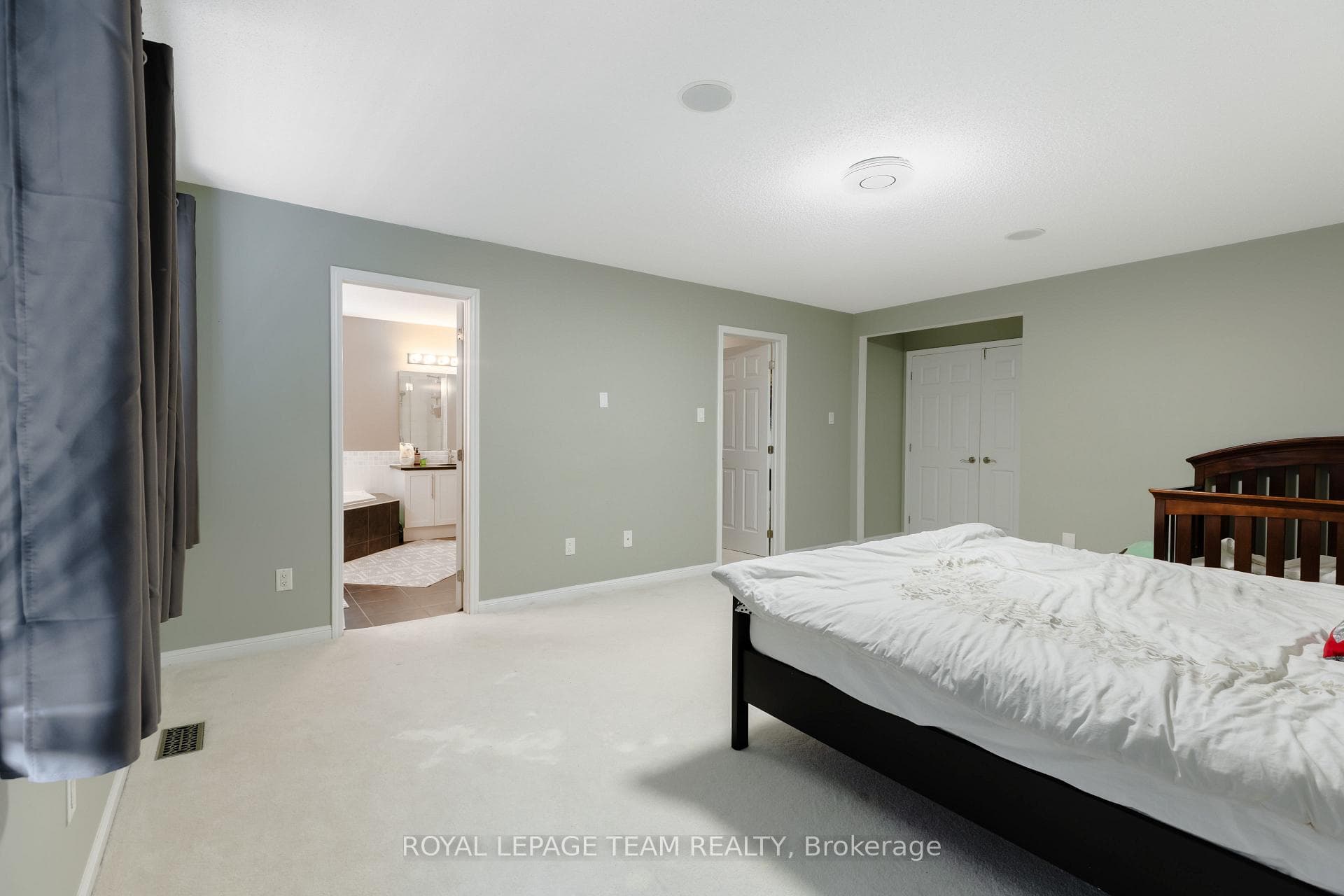 212 HUNTSVILLE Drive photo 25