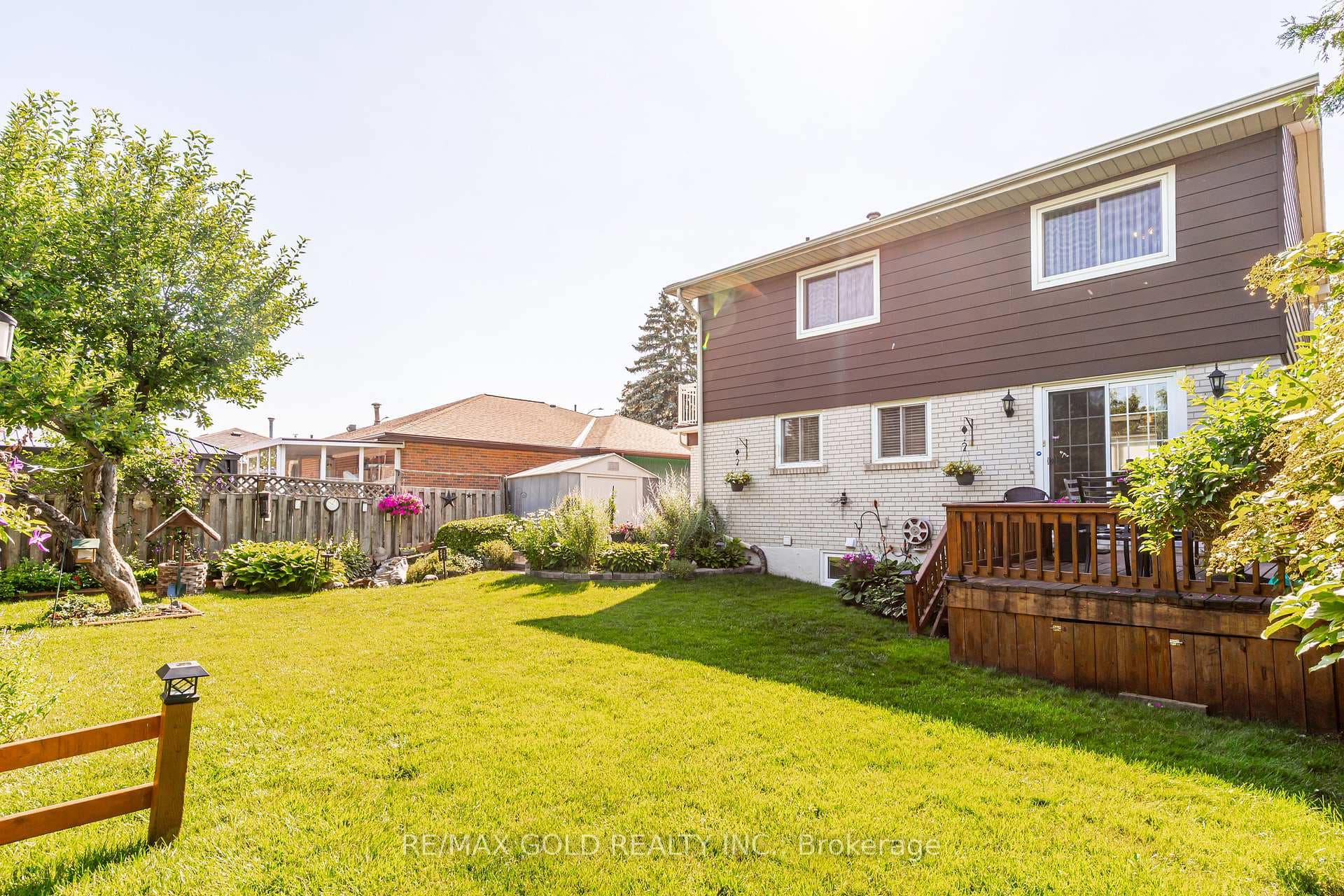 86 Clarence Street photo 42