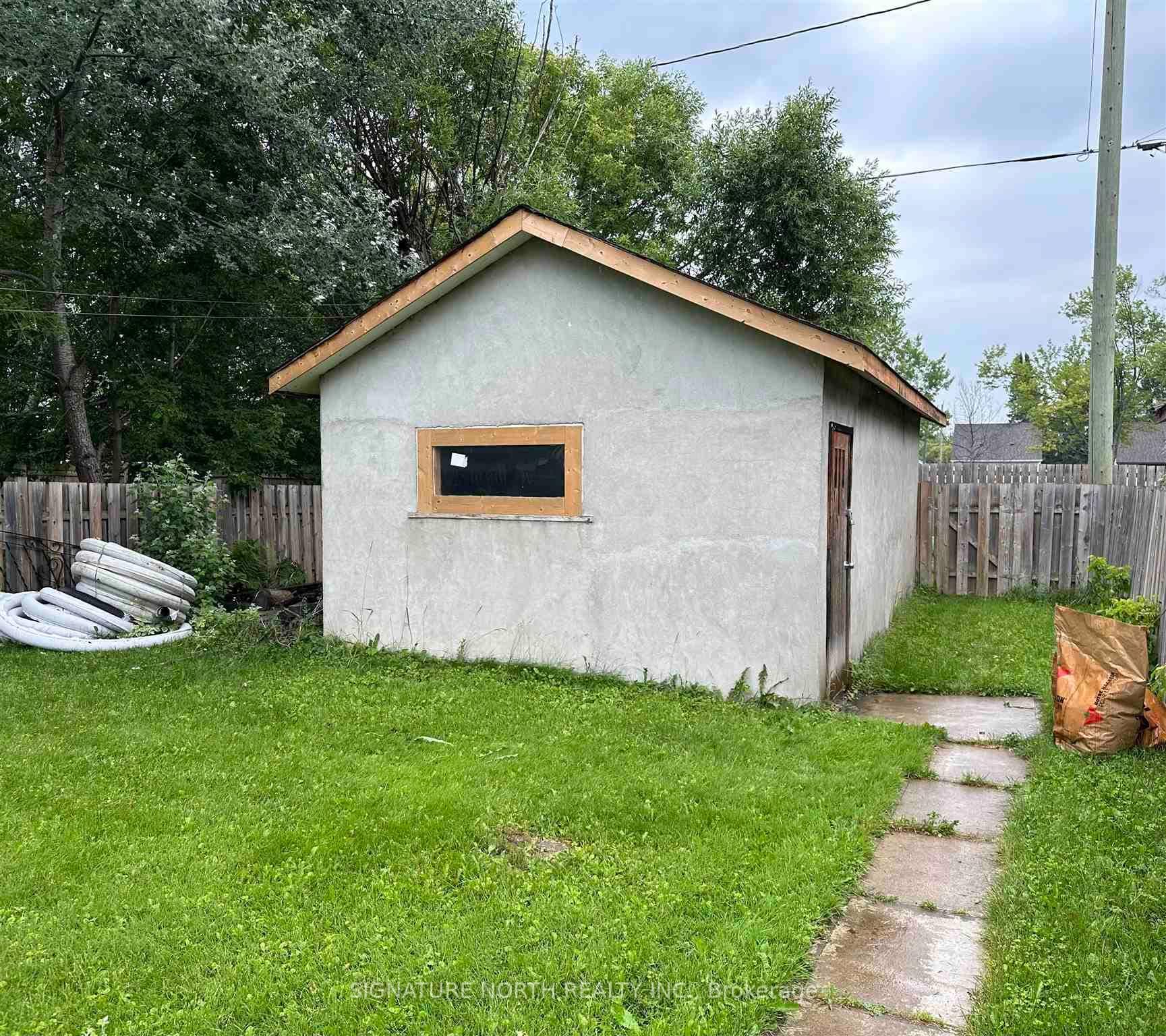 228 Brock Street photo 7