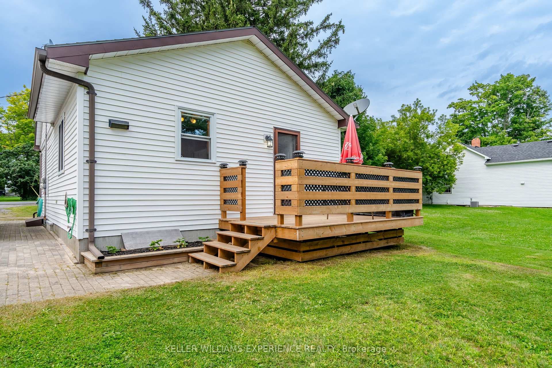 1217 Old Barrie Road photo 17