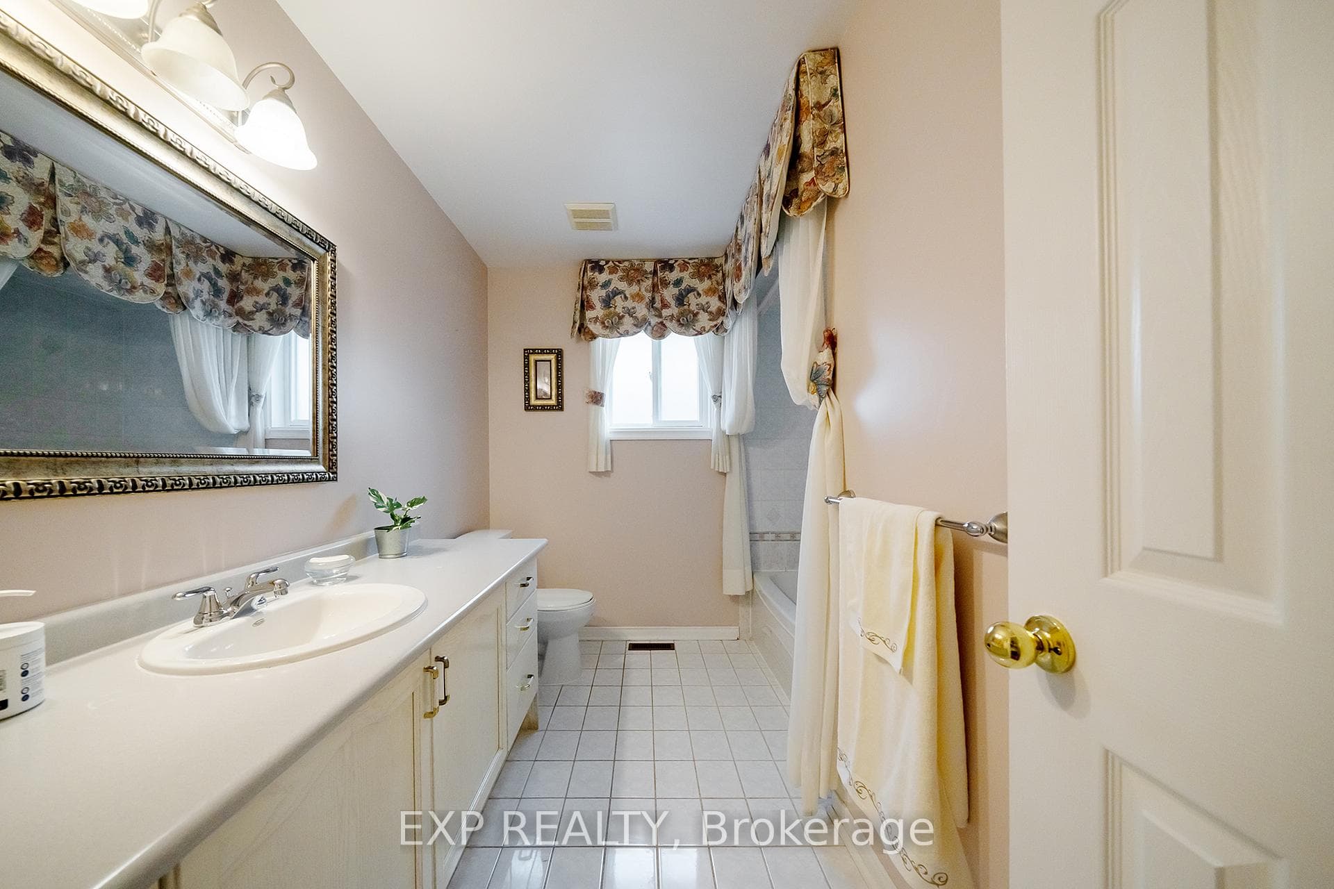 5400 Middleport Crescent photo 24