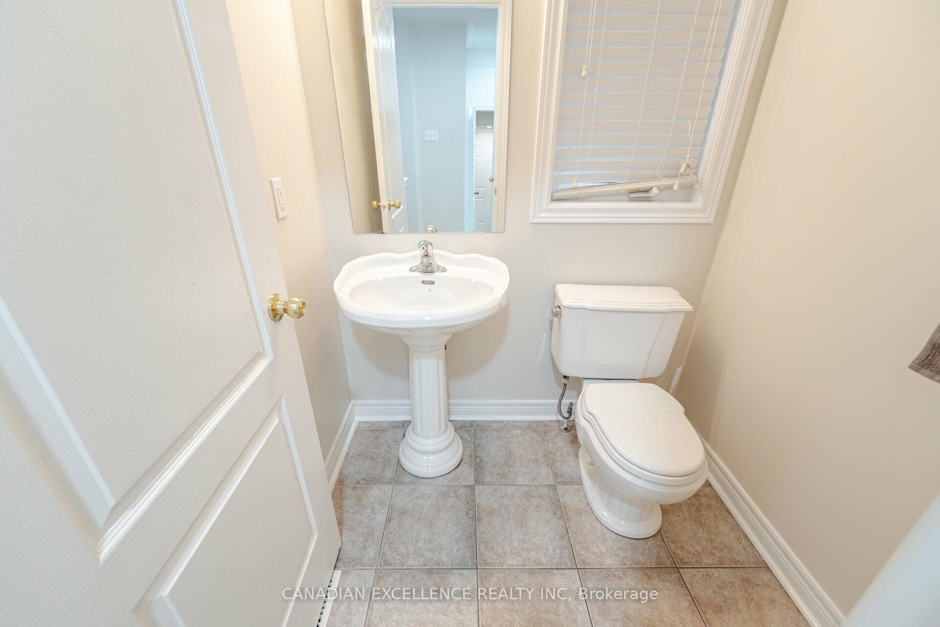 141 SWINDALE Drive photo 14