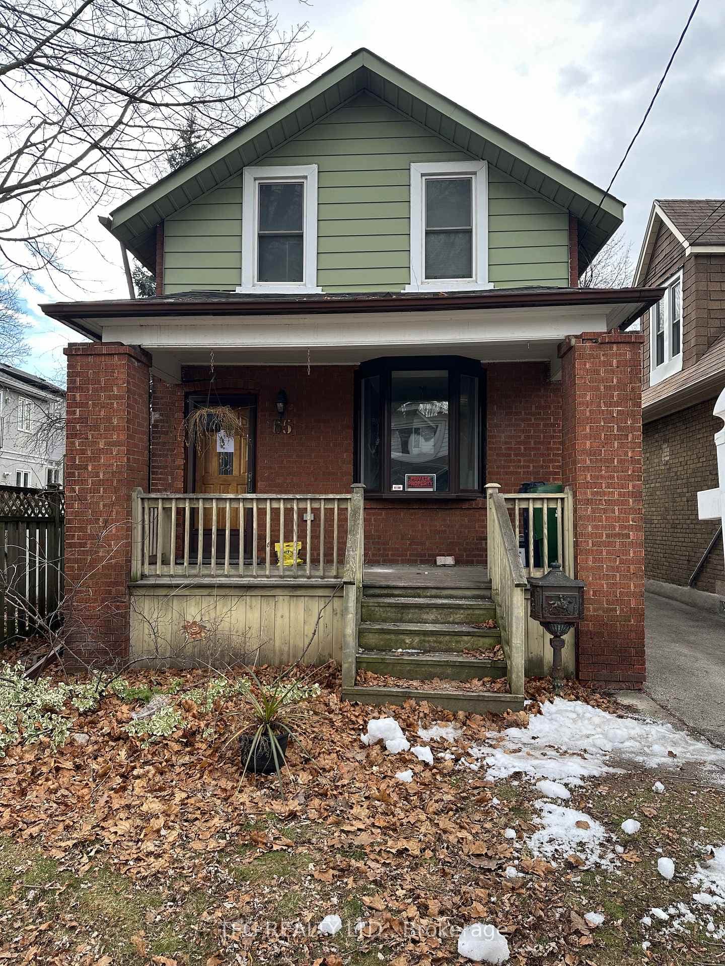 65 Crewe Avenue photo 2
