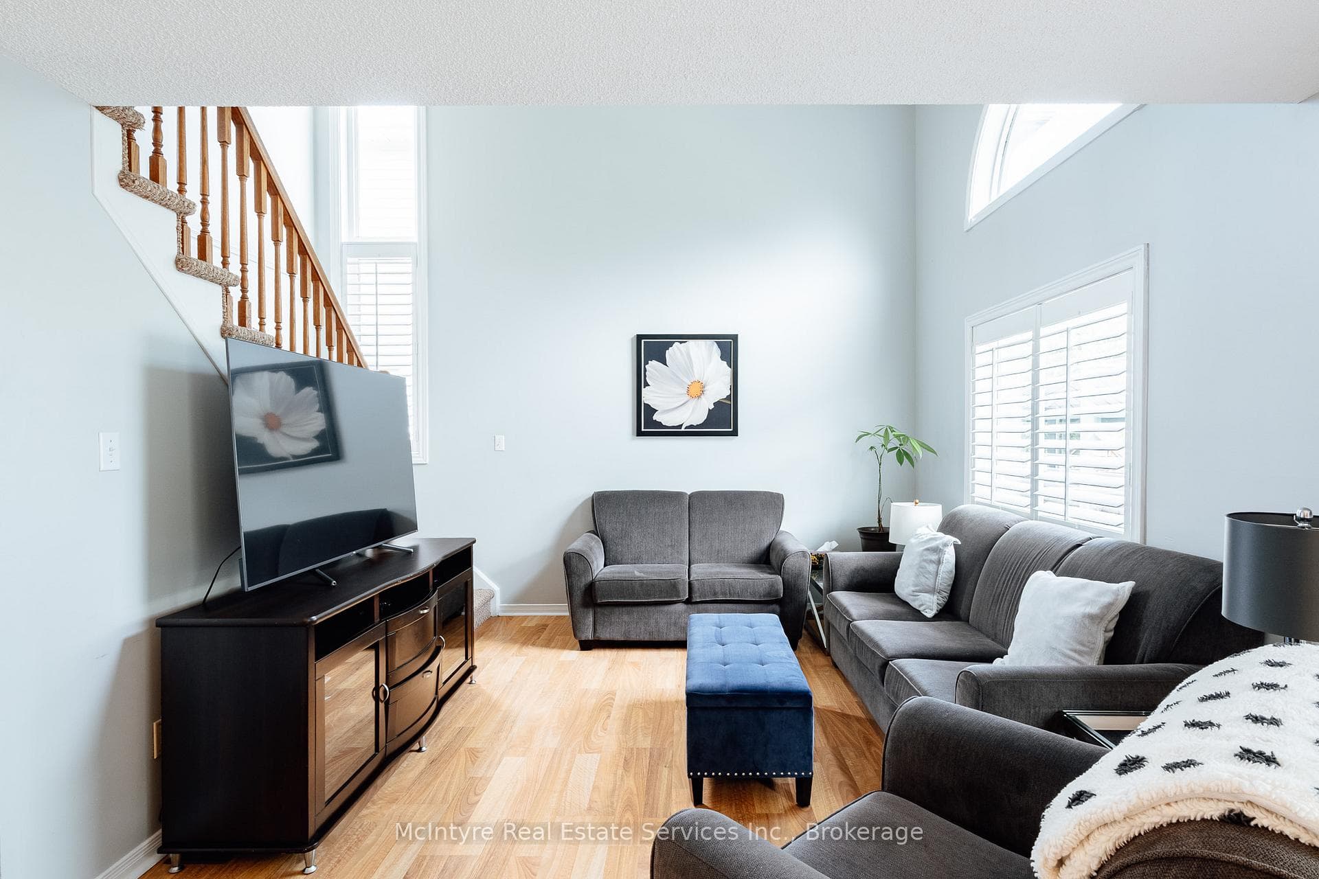 560 Penny Lane photo 6