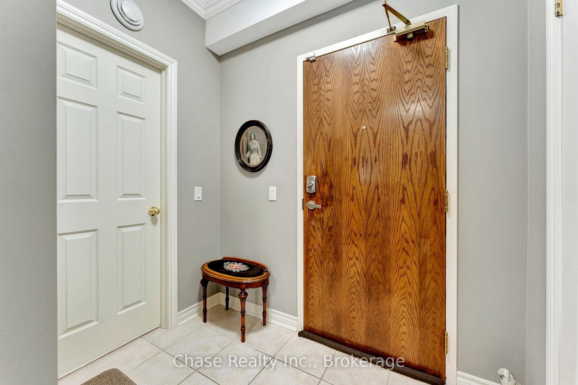 2000 Creekside Drive Unit 402 photo 4