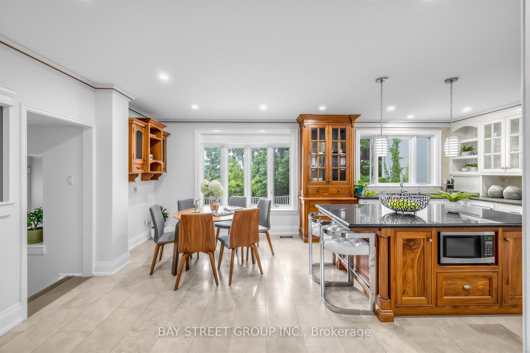 136 Humbercrest Boulevard photo 18