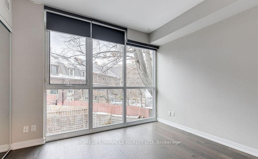 38 Howard Park Avenue Unit TH155 photo 19