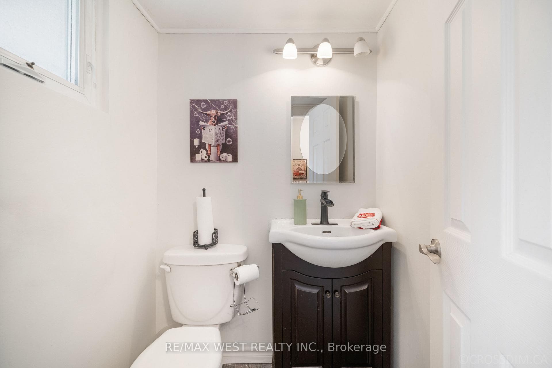 370 Whitehead Crescent photo 20