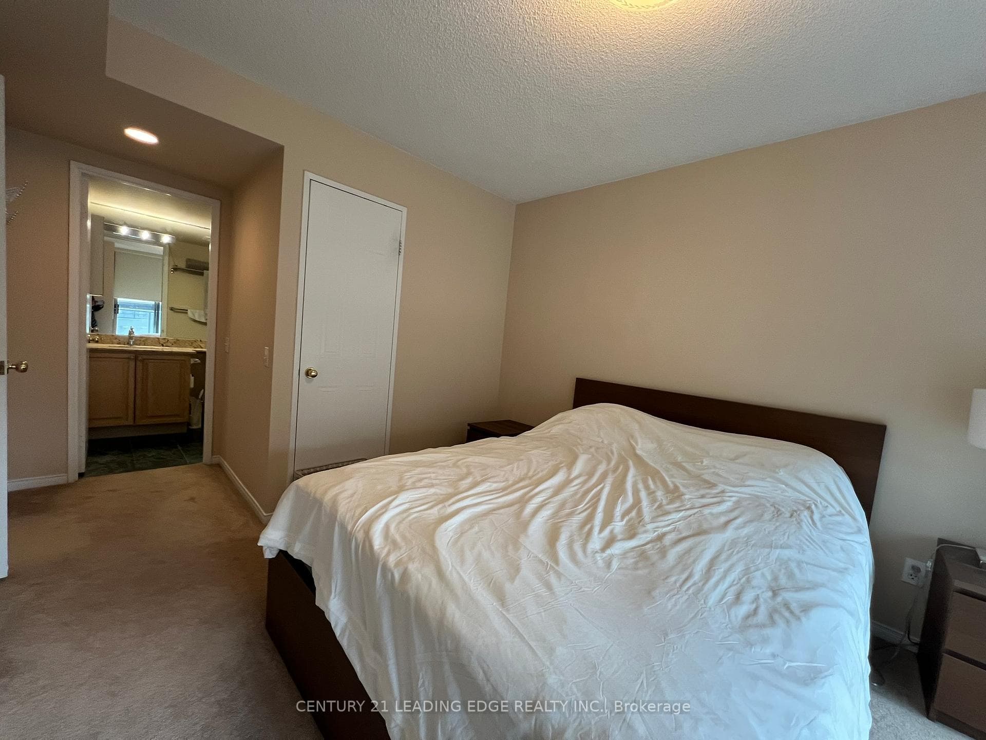 750 Bay Street Unit 805 photo 14