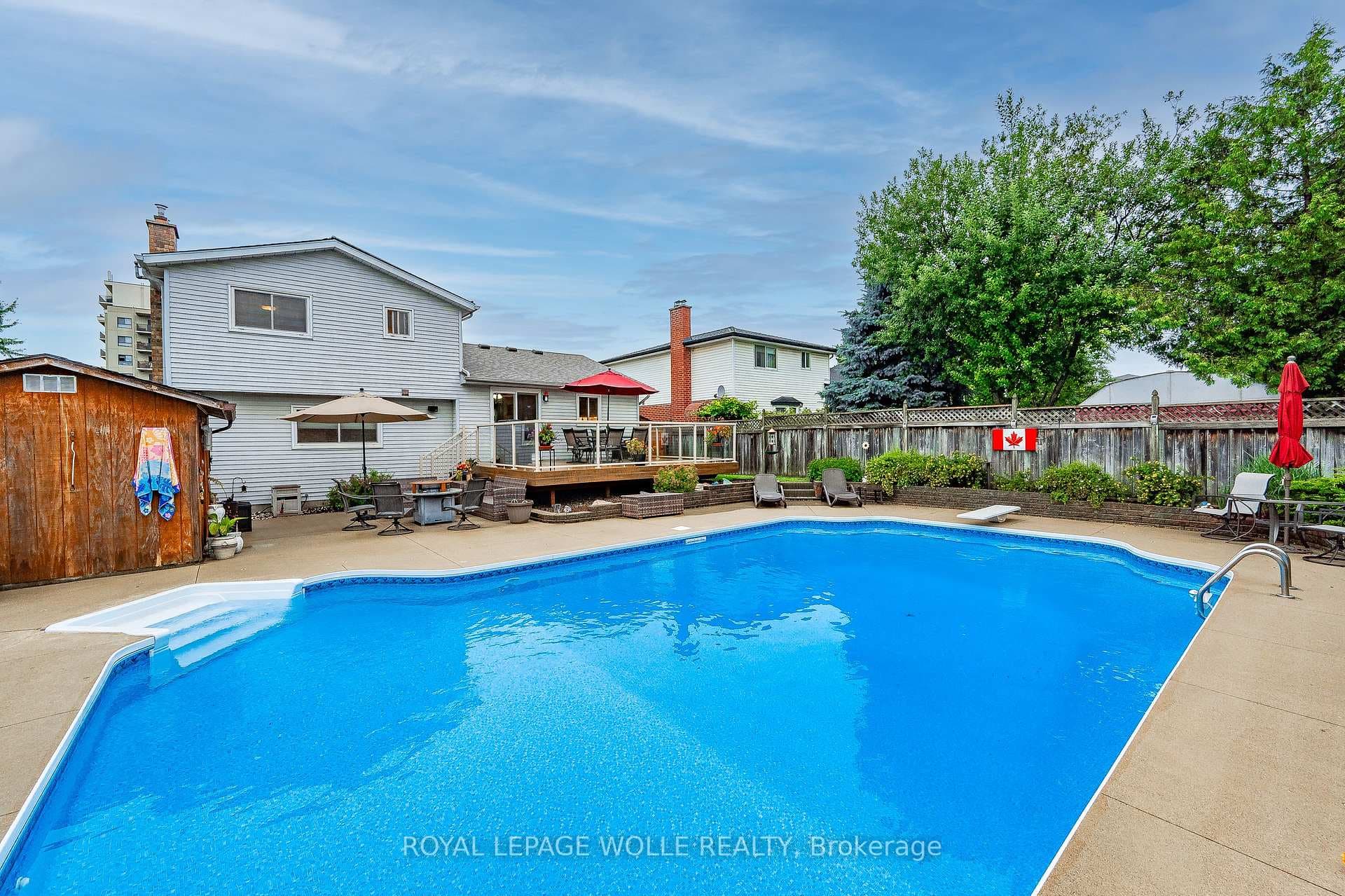 370 Stephanie Drive photo 32