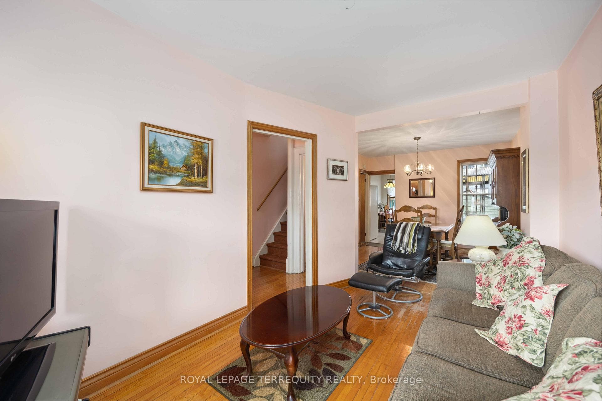 102 Rockwell Avenue photo 7