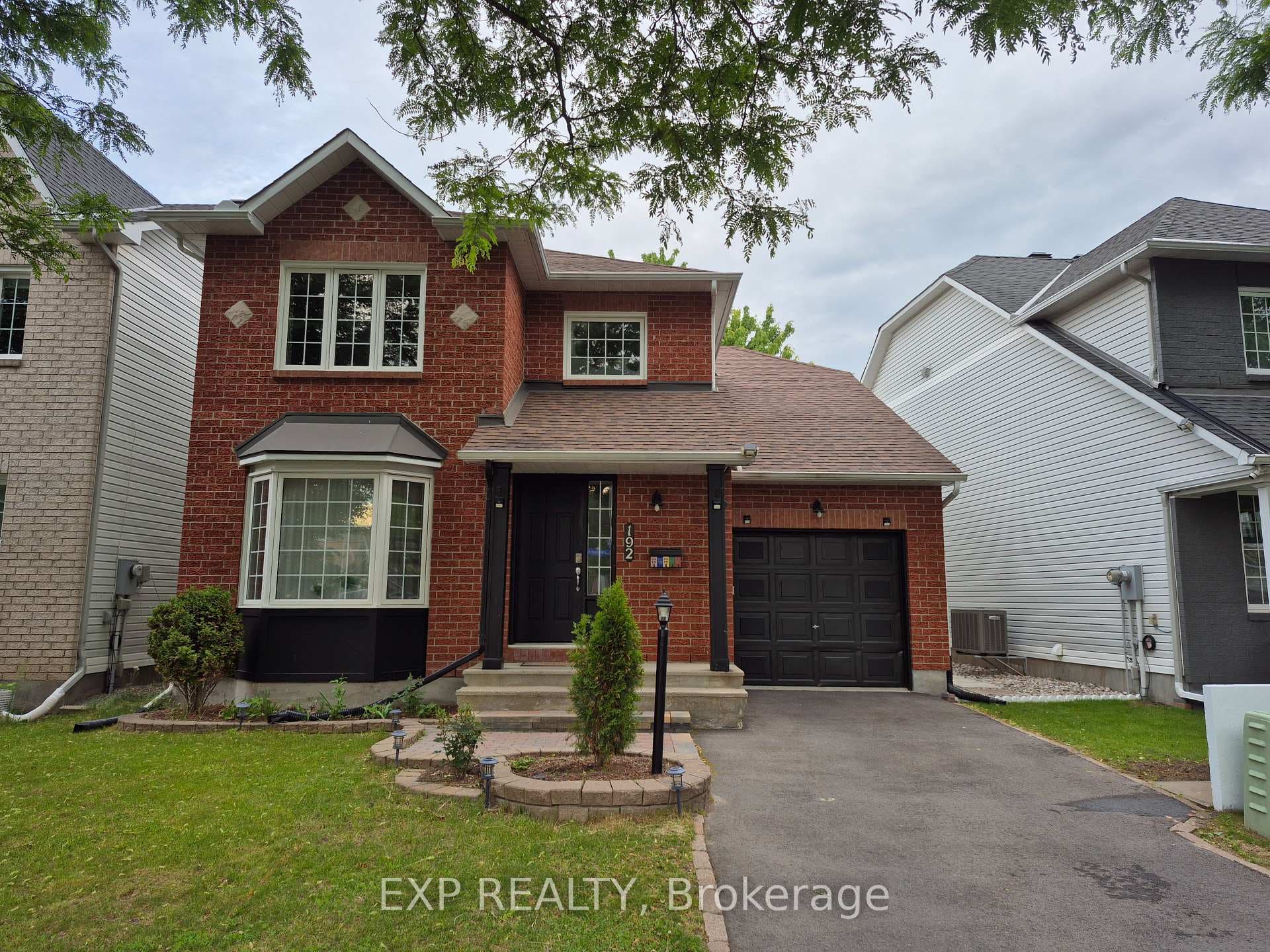 192 Windhurst Drive photo 1
